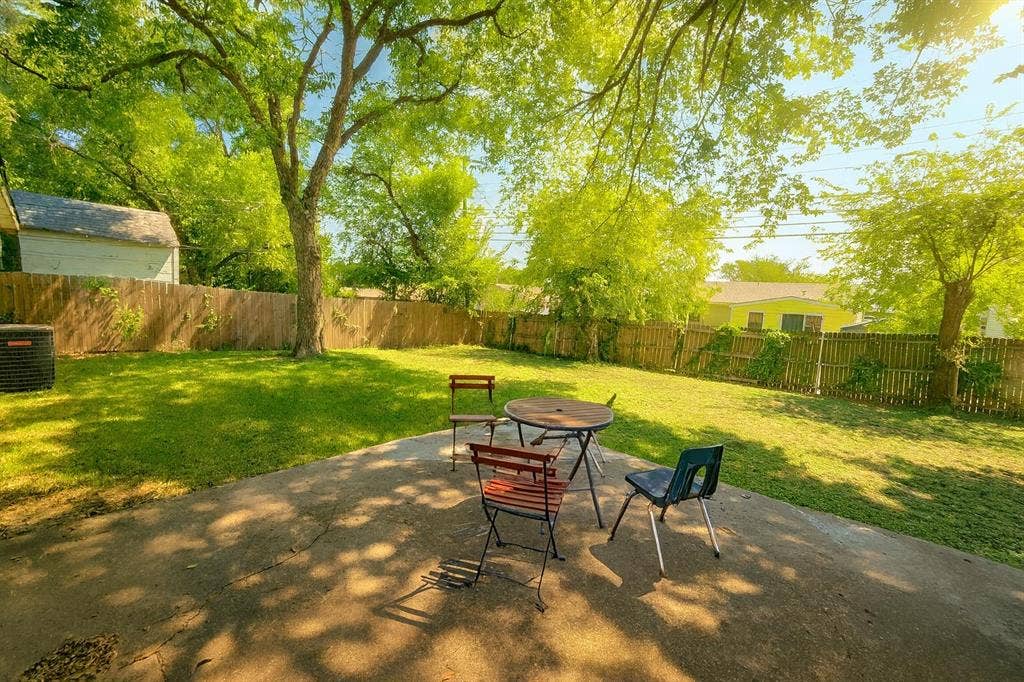 5 BR in Dallas