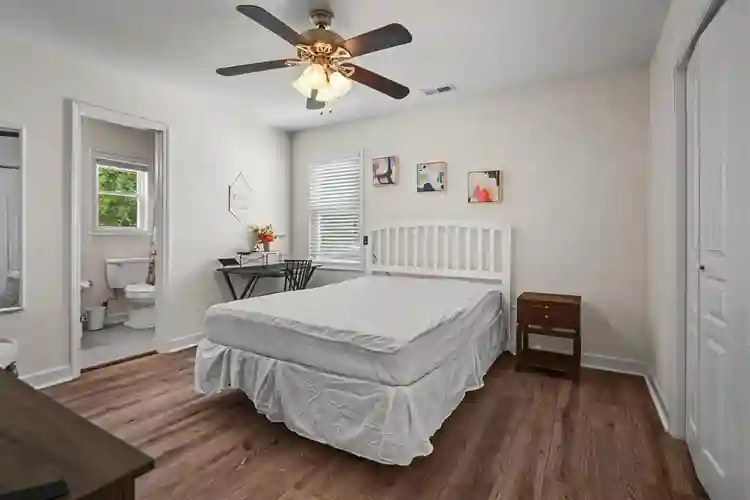 7 BR in Richmond