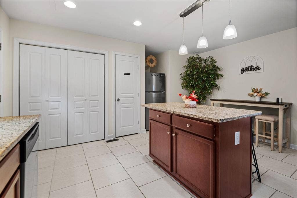 7 BR in Richmond