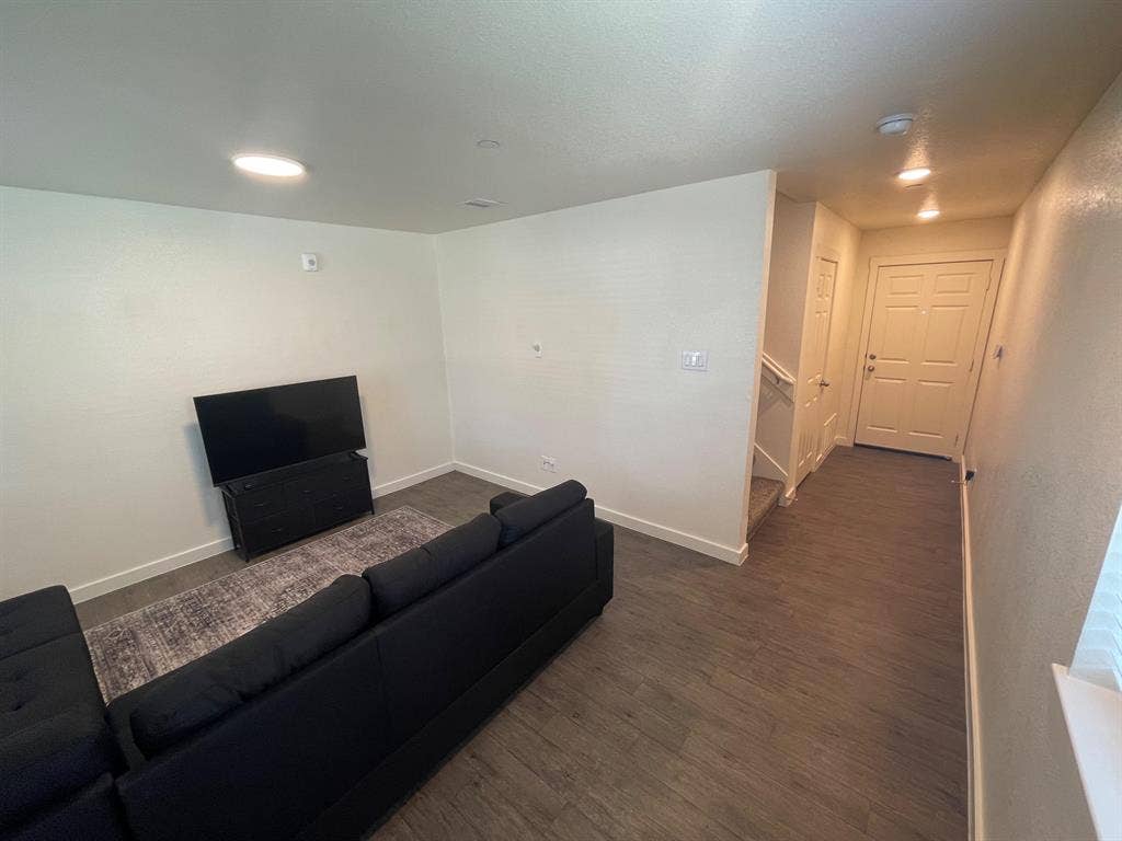 3 BR in Cypress