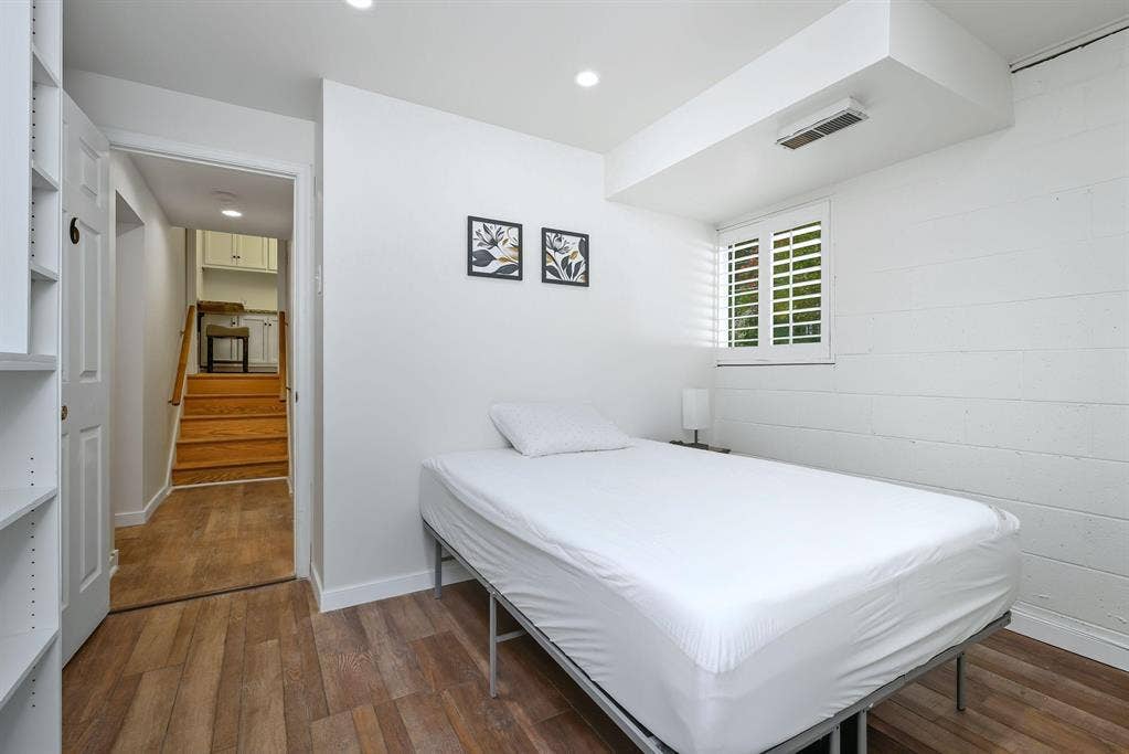 8 BR in Richmond
