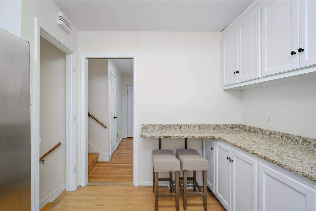 8 BR in Richmond