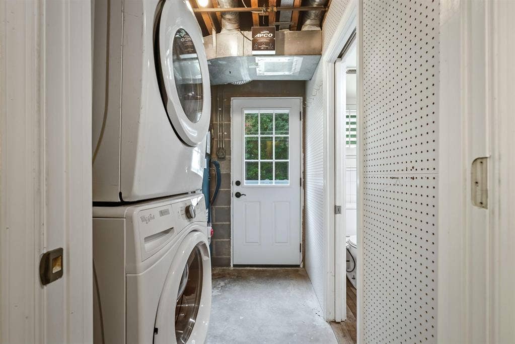 8 BR in Richmond