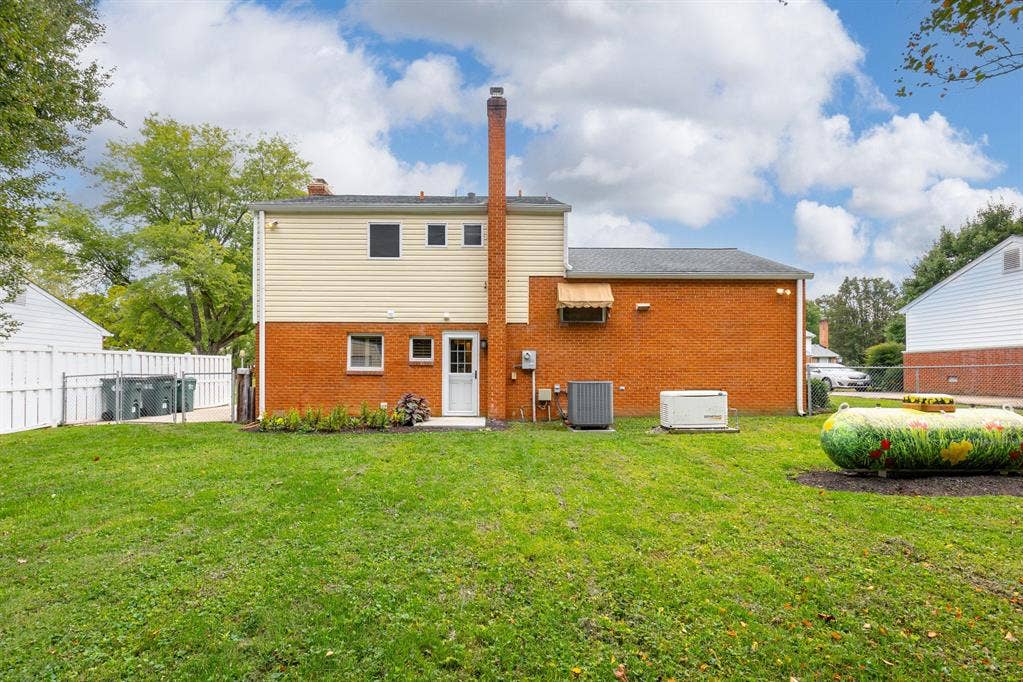 8 BR in Richmond