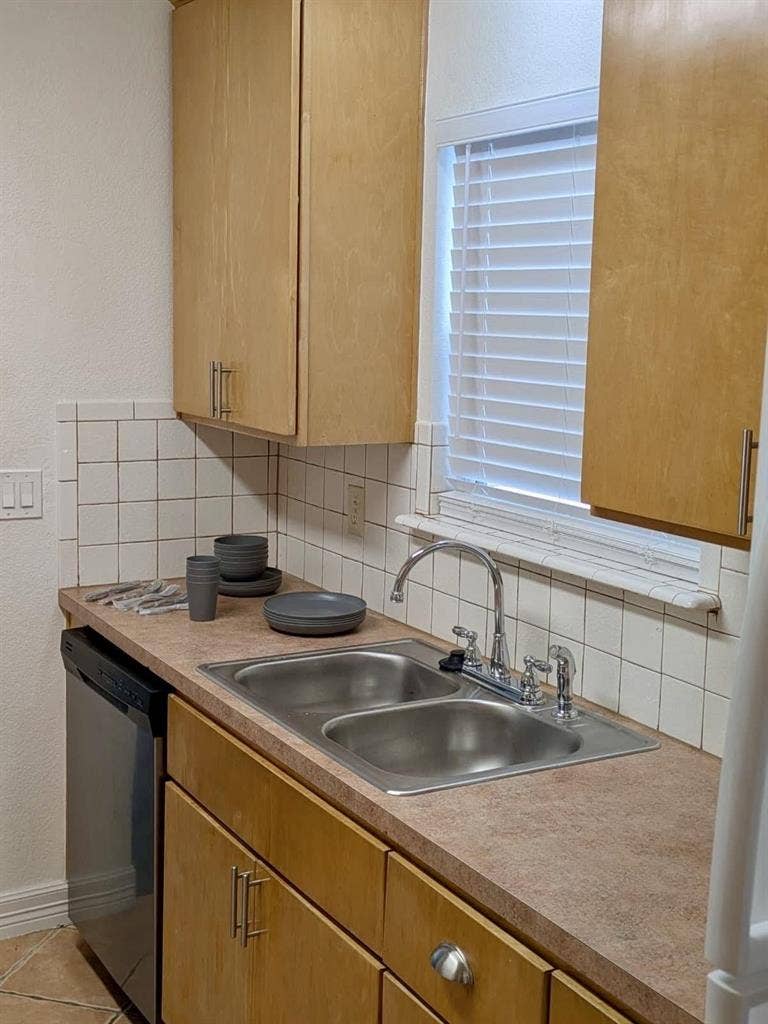 4 BR in Austin