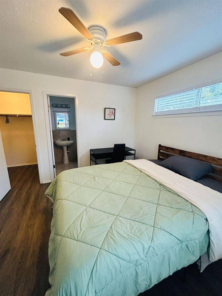 4 BR in Austin