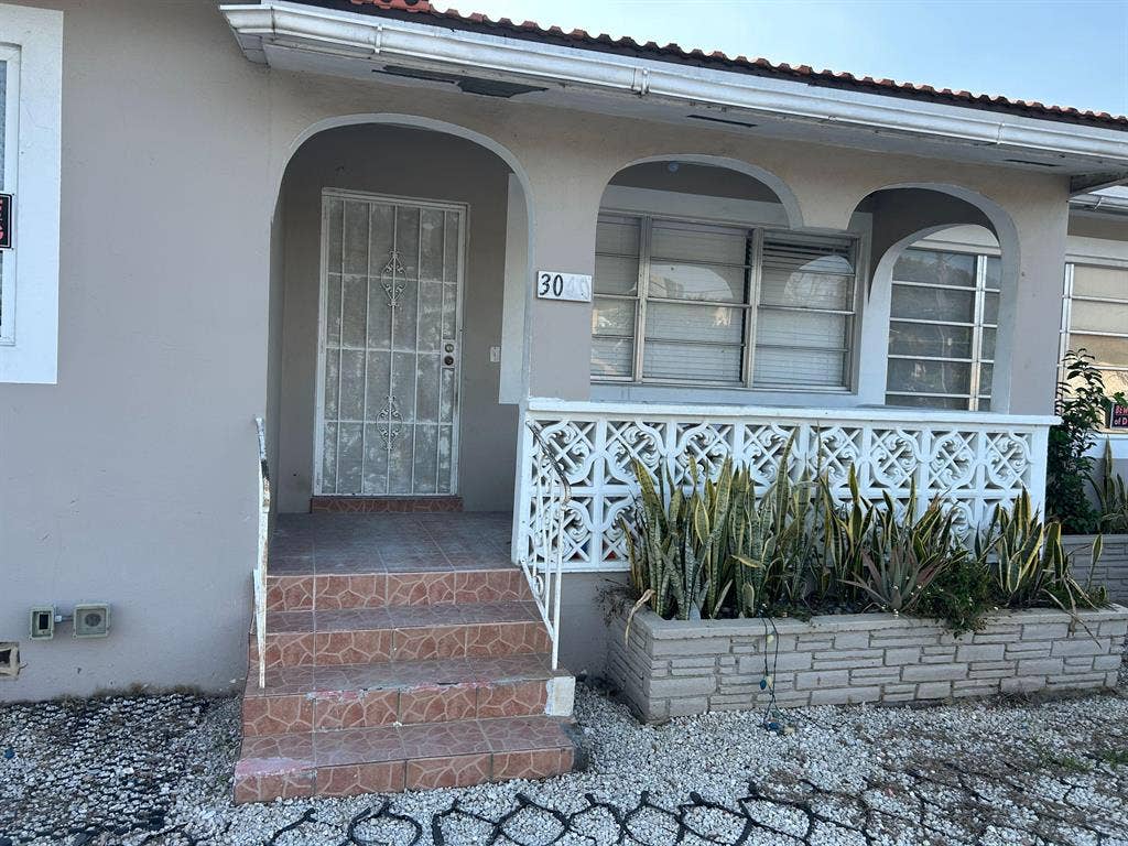 4 BR in Miami