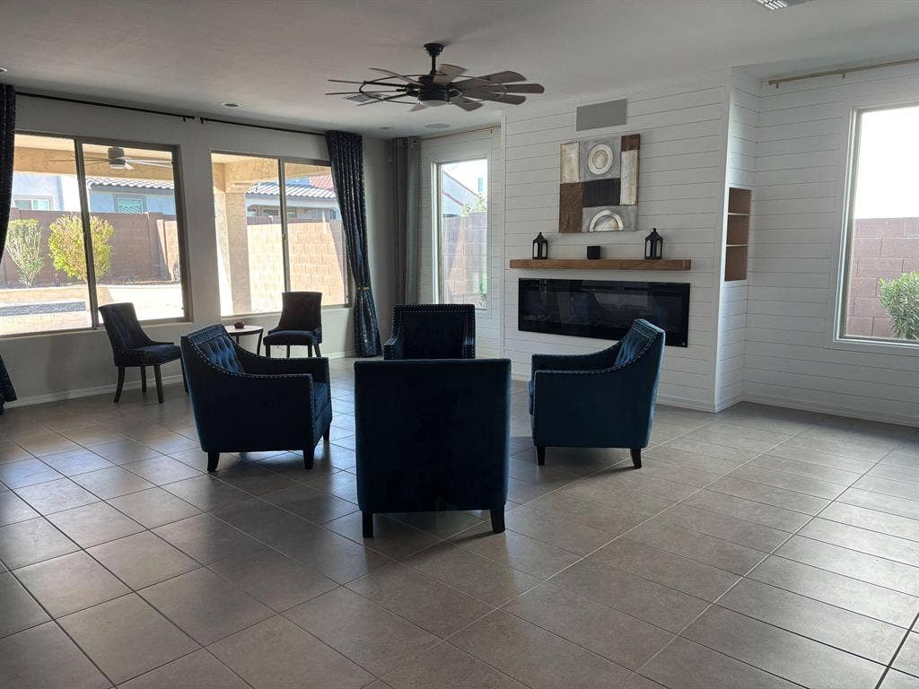 6 BR in Litchfield Park