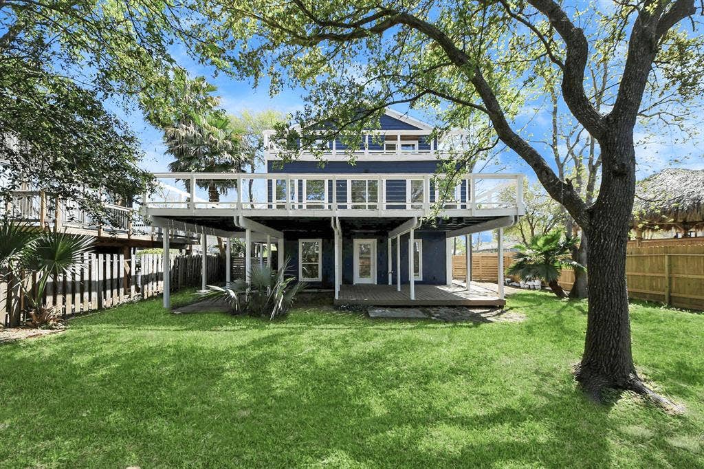 3 BR in Clear Lake Shores