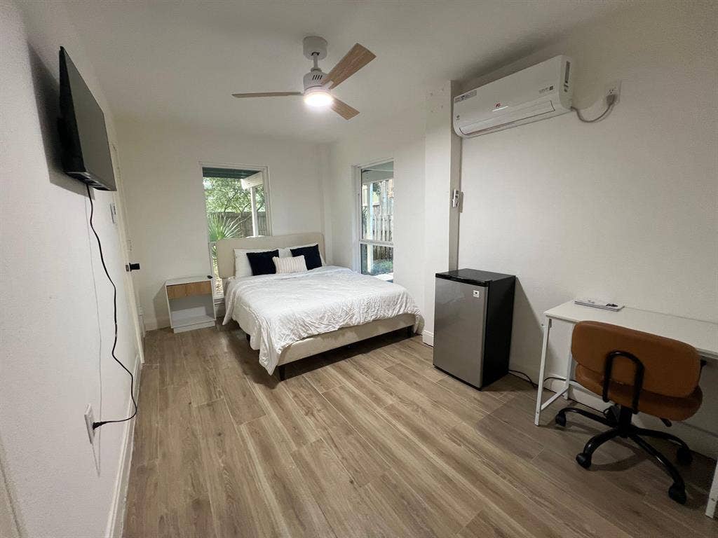 3 BR in Clear Lake Shores