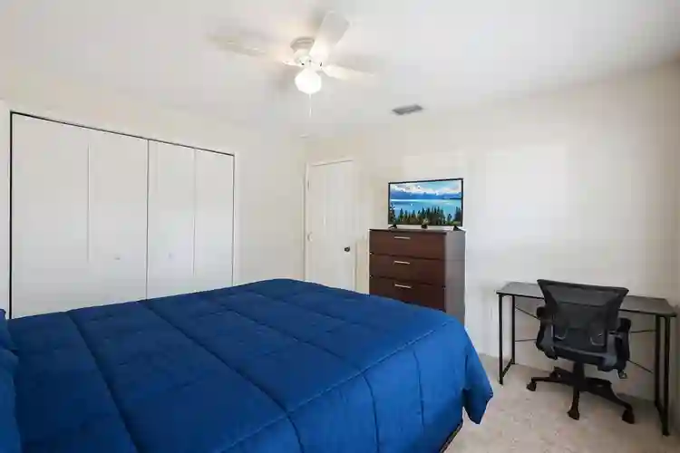 2 BR in Melbourne