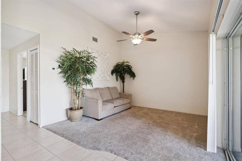 2 BR in Melbourne