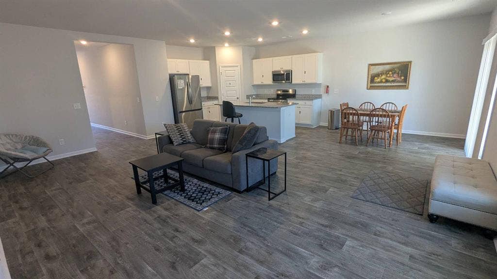 4 BR in Bloomingdale