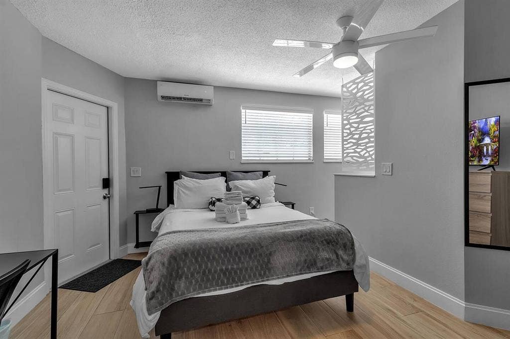 6 BR in Bradenton