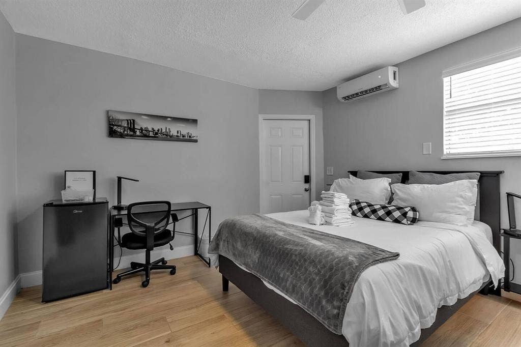 6 BR in Bradenton