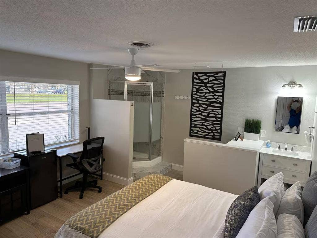6 BR in Bradenton