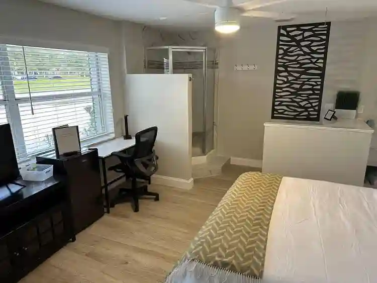 6 BR in Bradenton