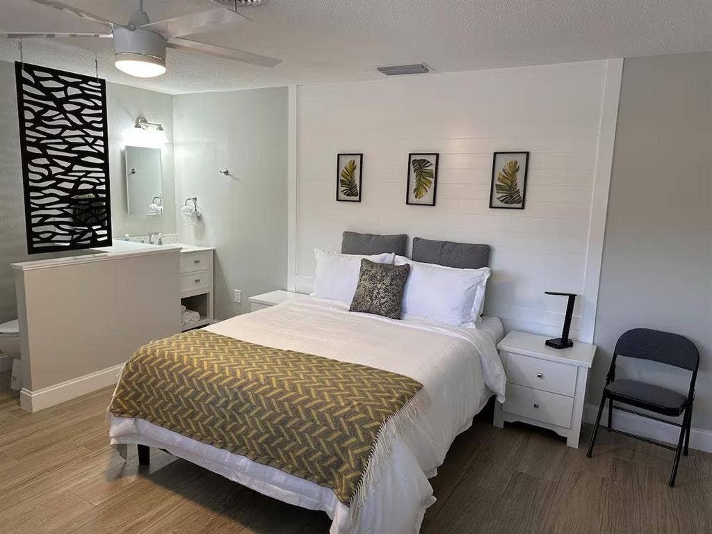 6 BR in Bradenton