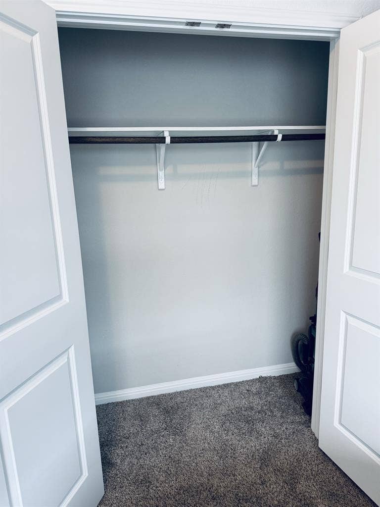 Private bedroom/shared bathroom