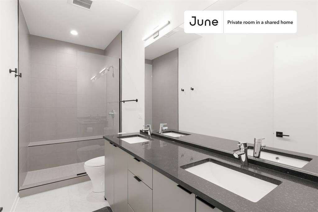 4 BR in Chicago