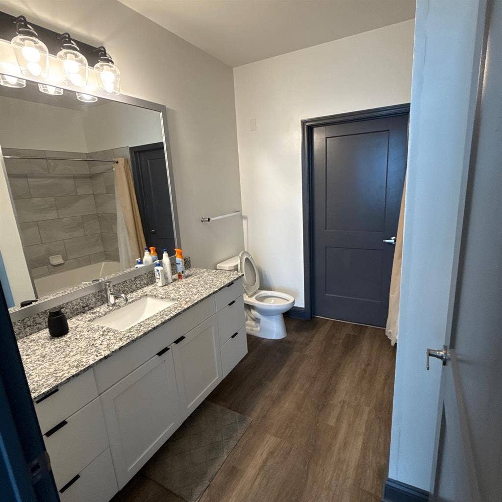 Room in Manchester, Richmond, city