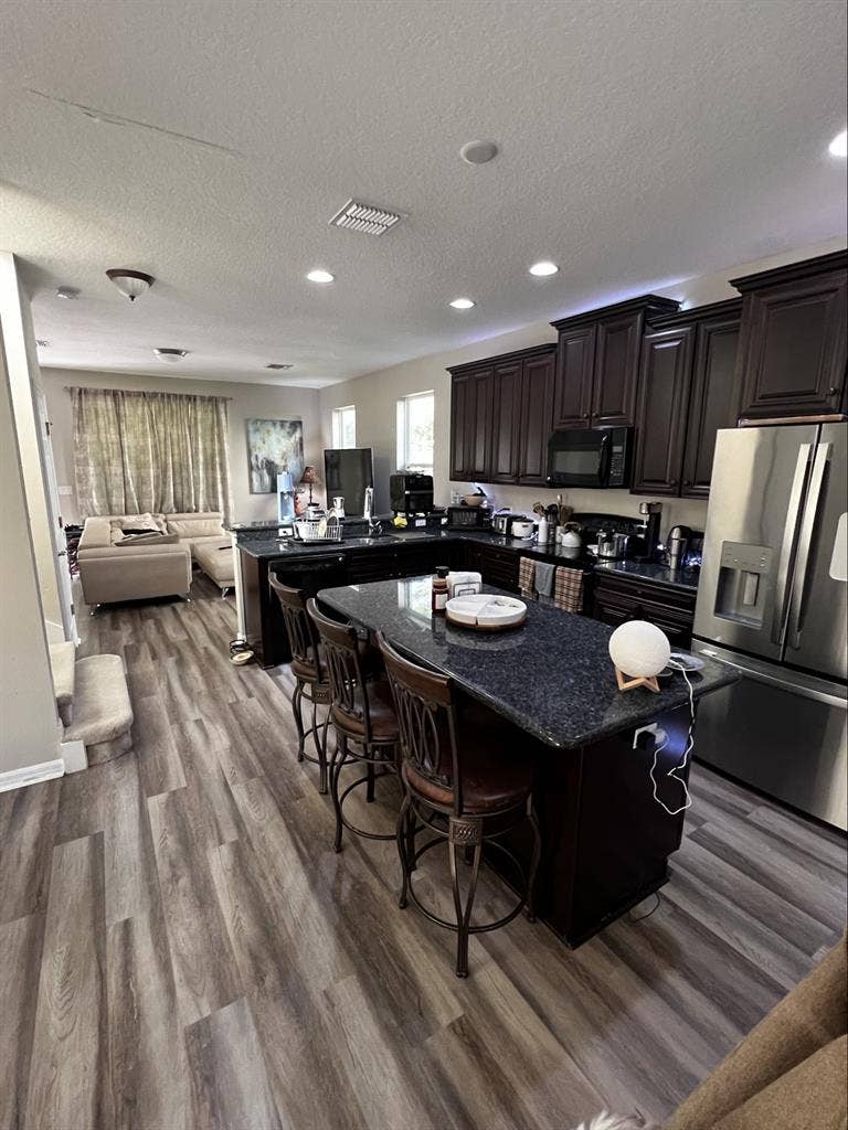 House with 2 roommates - Windermere