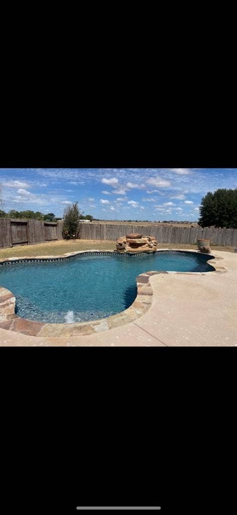 Roommate wanted to share my home!!