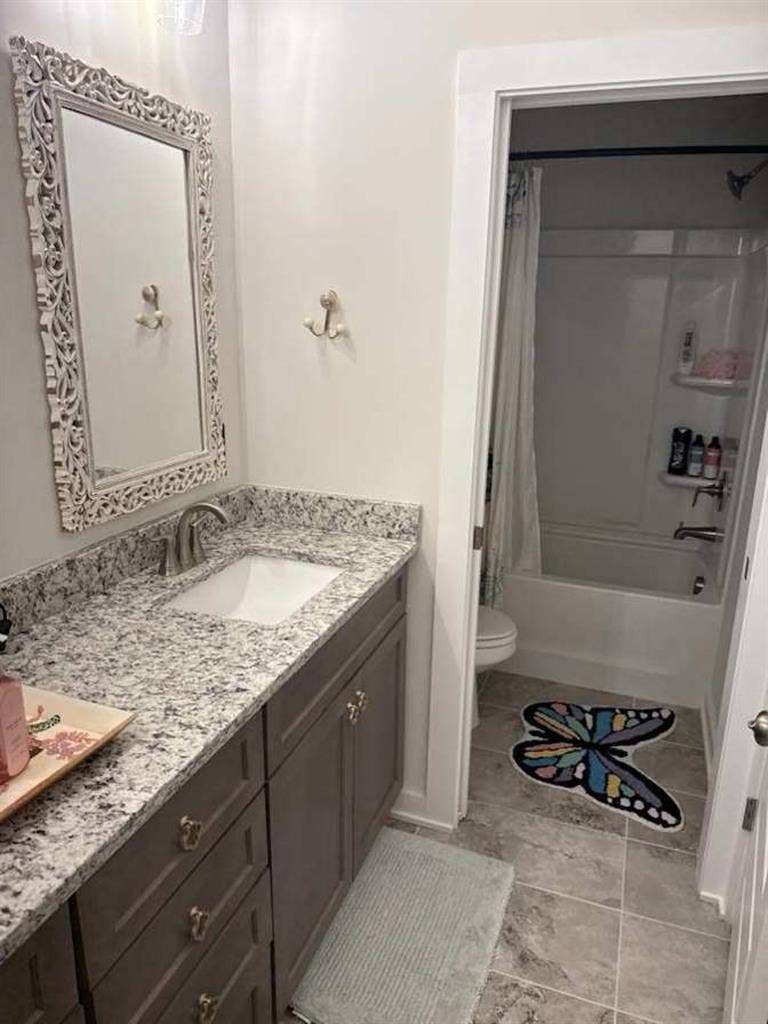 Private Bedroom near Lake Lanierr