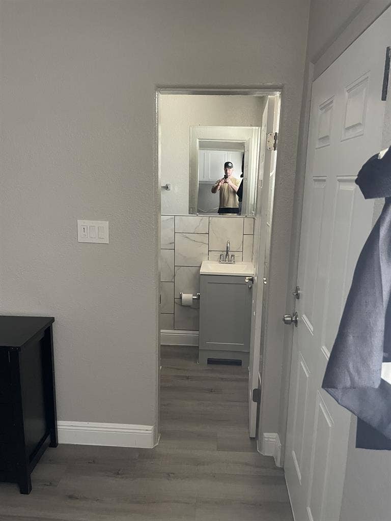 Furnished Efficiency Apartment