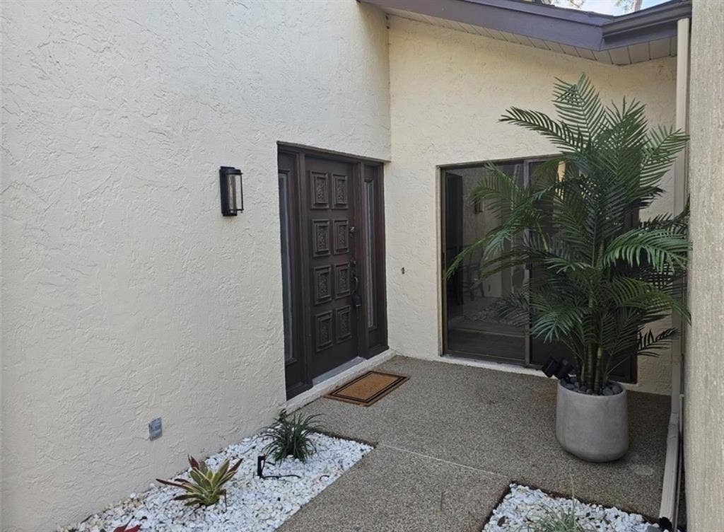 Renovated 3 Bed/3 Bath Villa