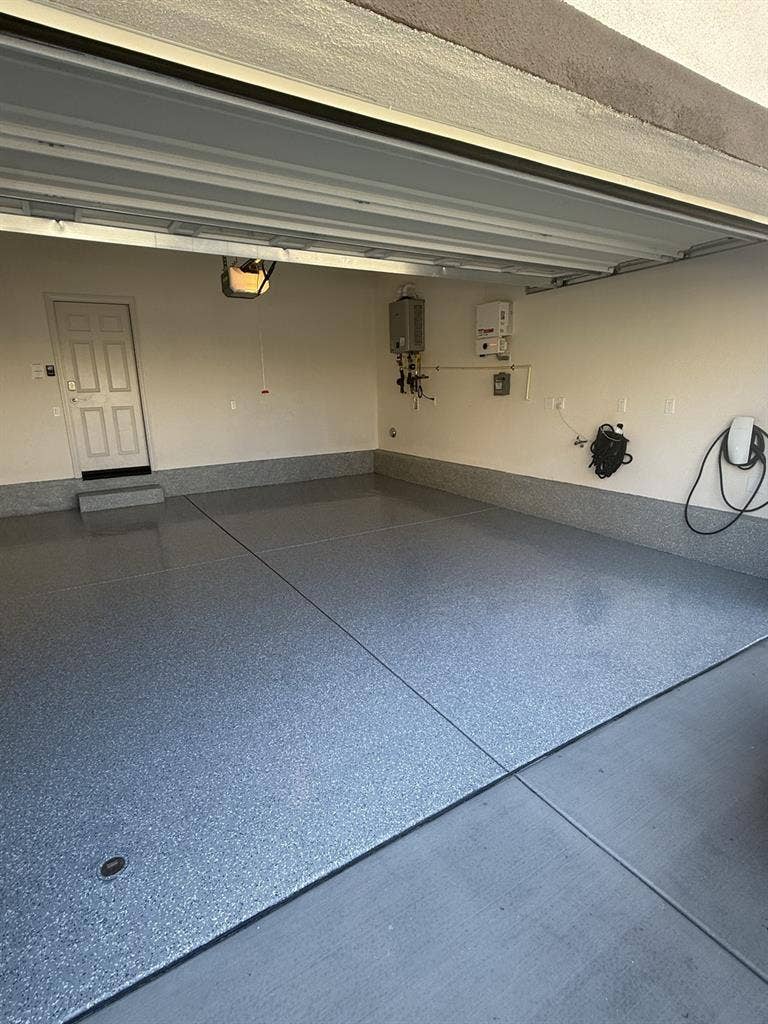 Own bed / bath in 2200sqft home!