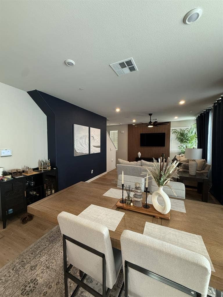 Own bed / bath in 2200sqft home!