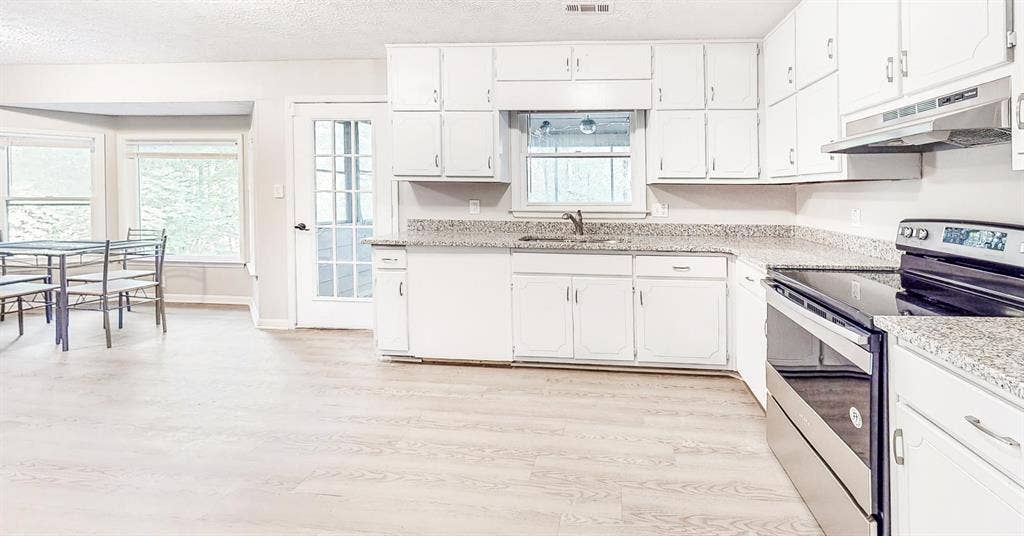 8 BR in Jonesboro