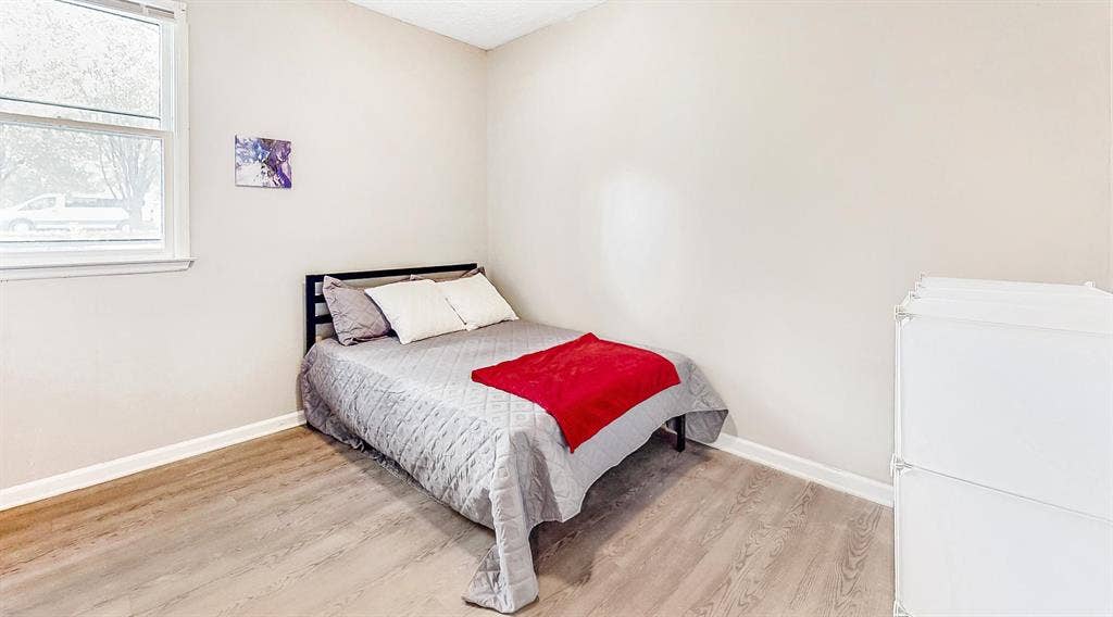 8 BR in Jonesboro