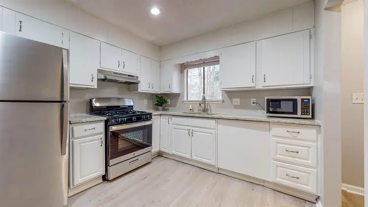 7 BR in Fairburn