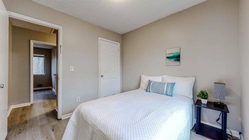 7 BR in Fairburn