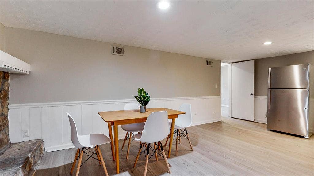 7 BR in Fairburn