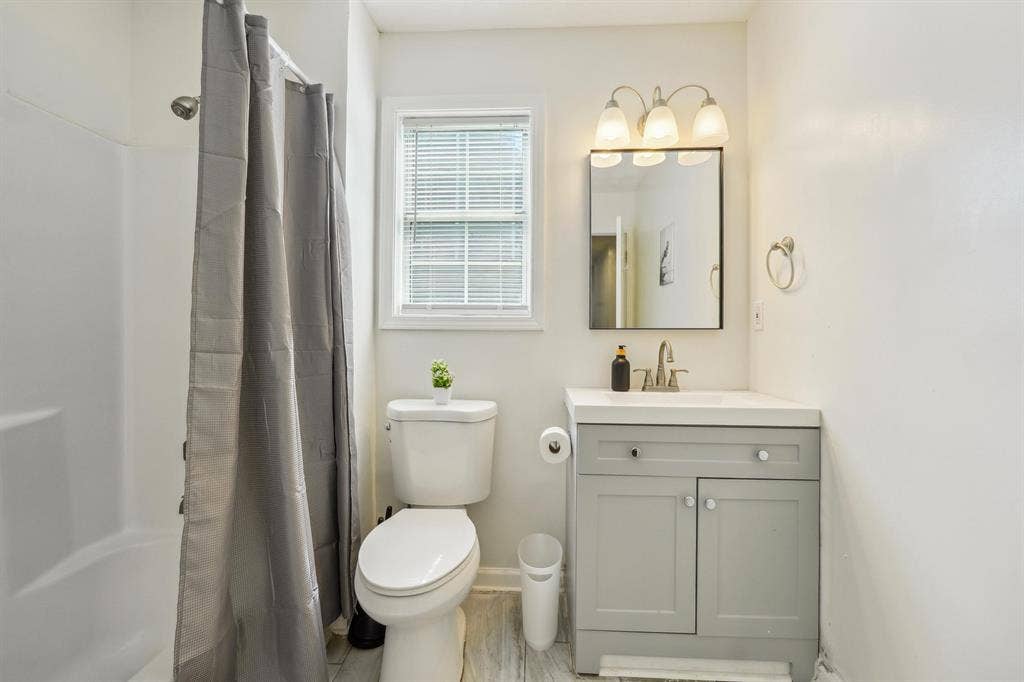 6 BR in College Park