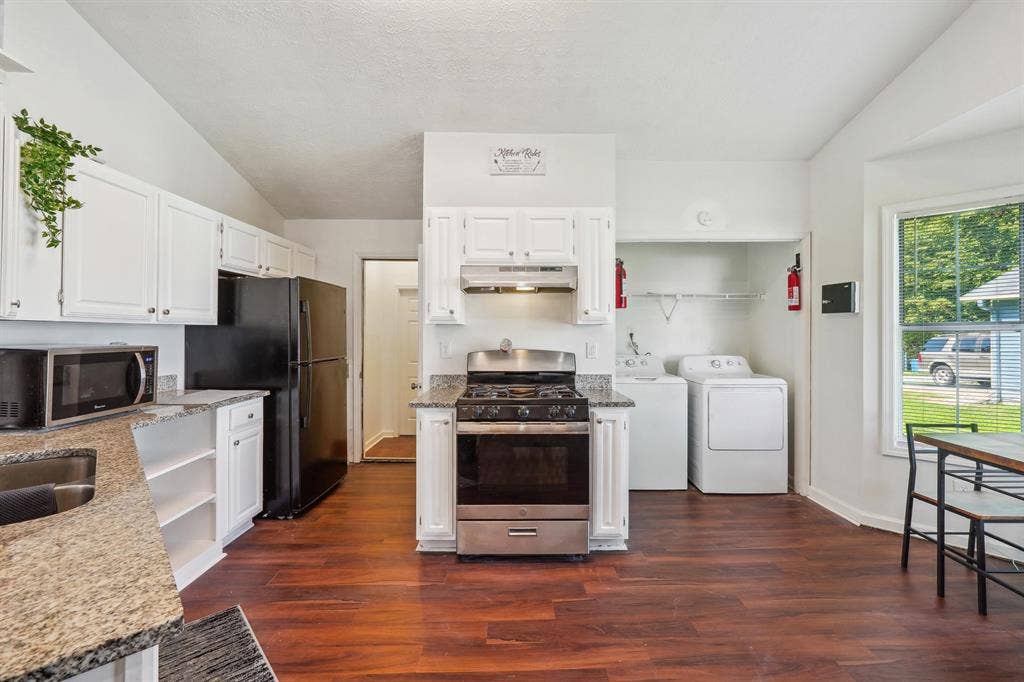 6 BR in College Park