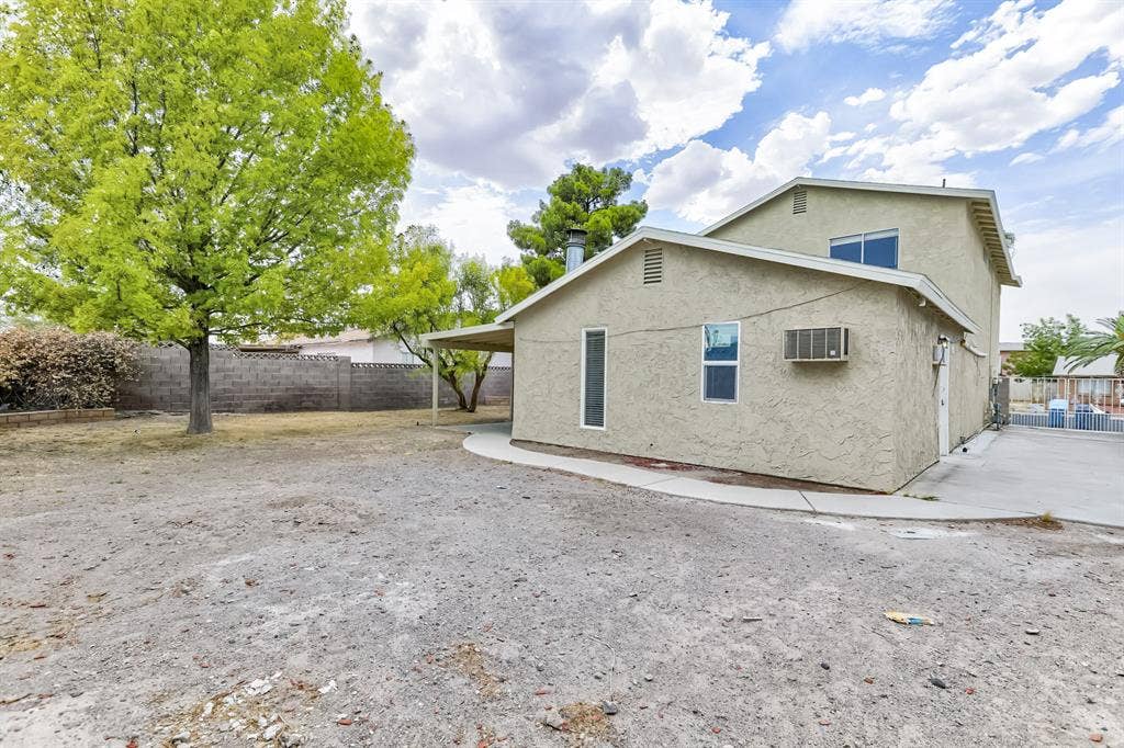 7 BR in Las Vegas