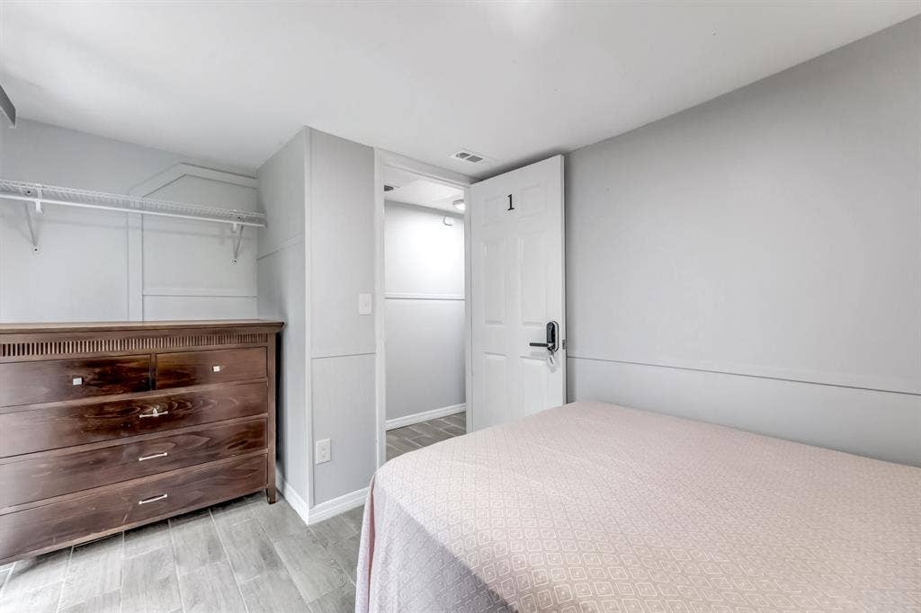 7 BR in Orange Park