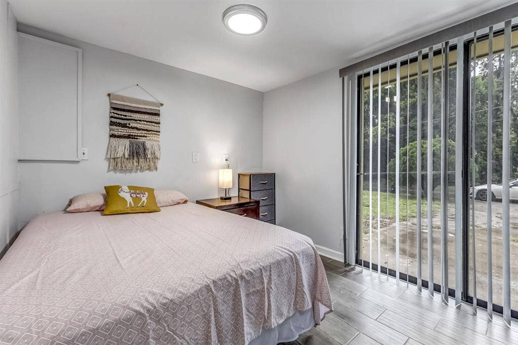 7 BR in Orange Park