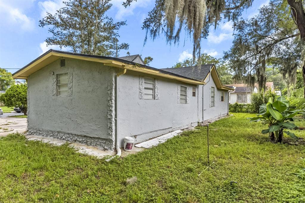 7 BR in Orange Park