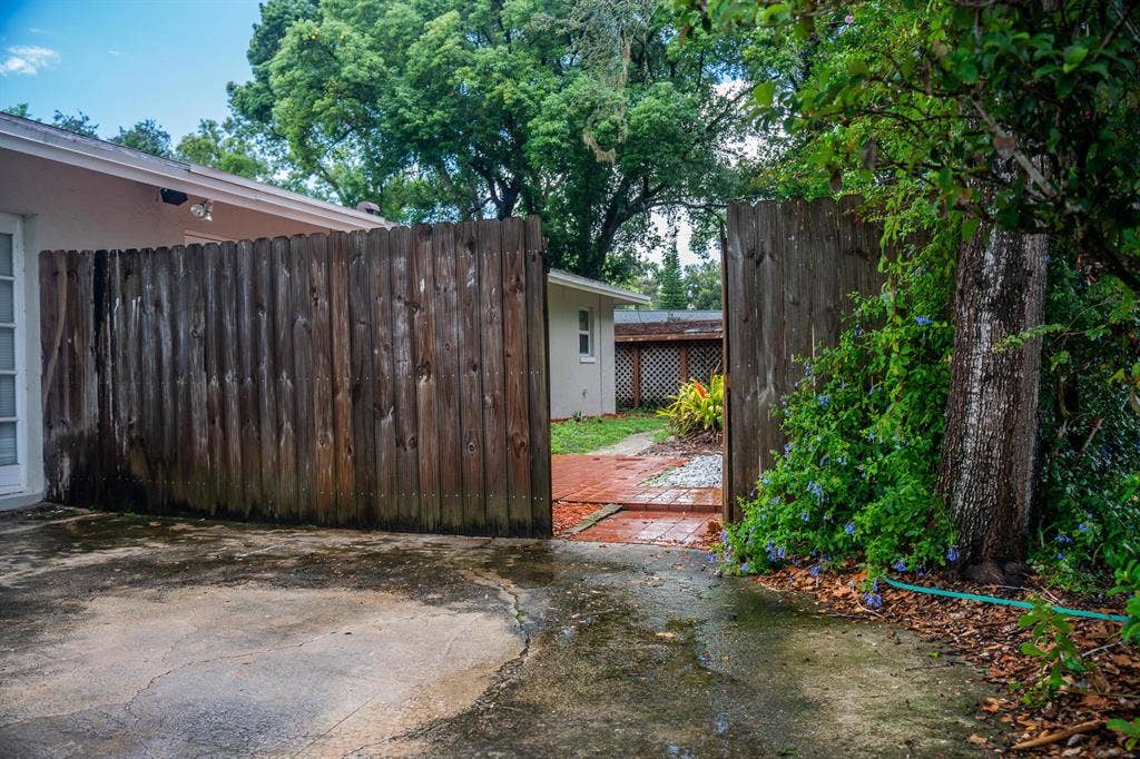 6 BR in Maitland