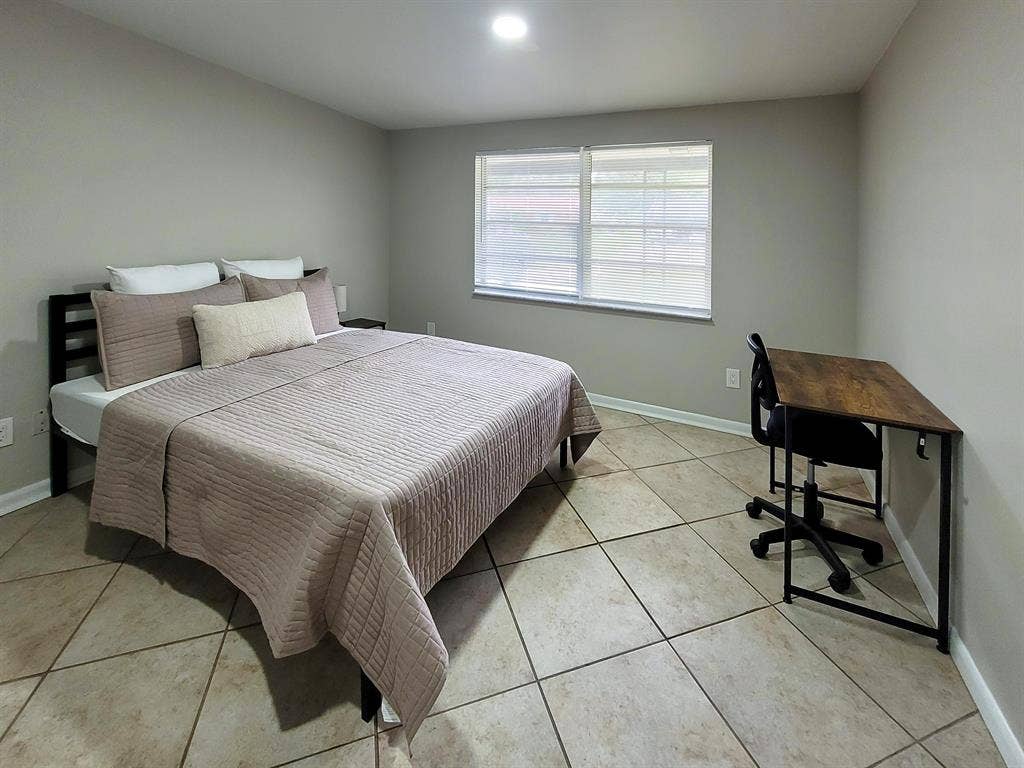 4 BR in Gainesville