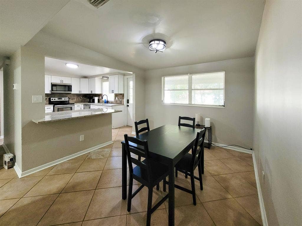 4 BR in Gainesville