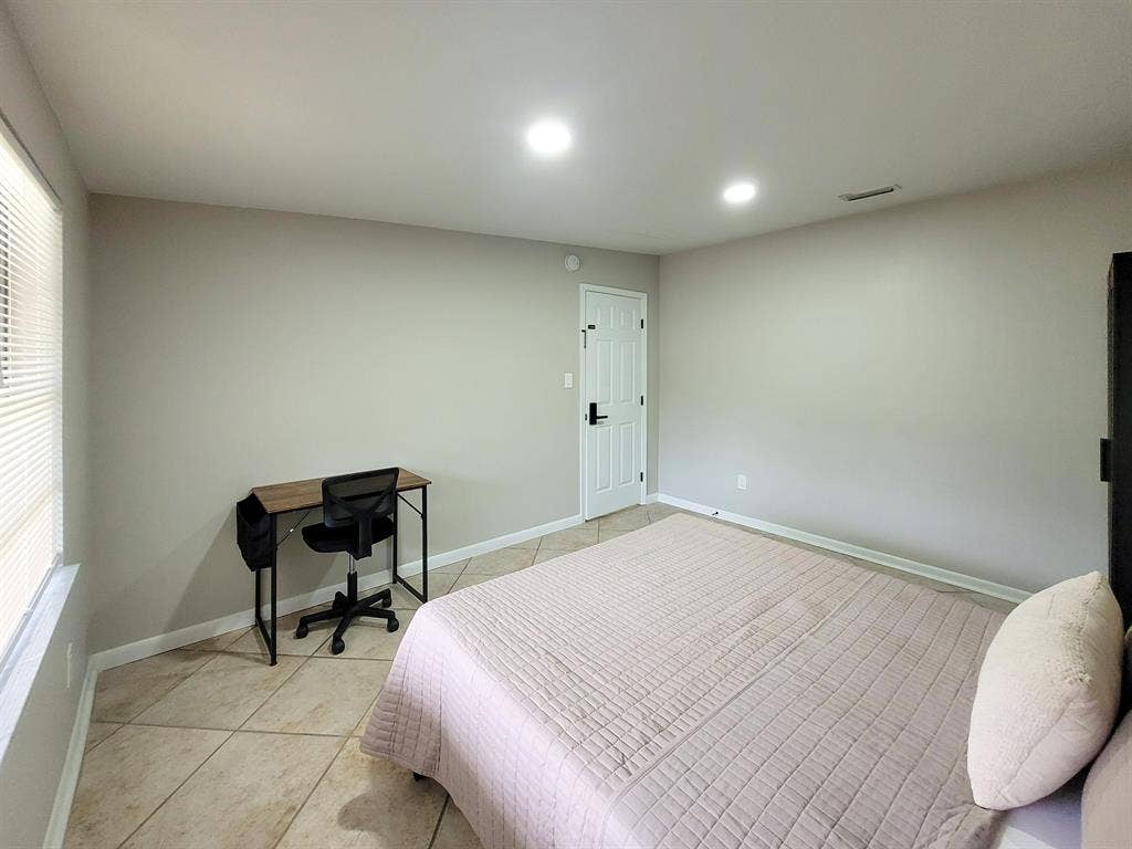 4 BR in Gainesville
