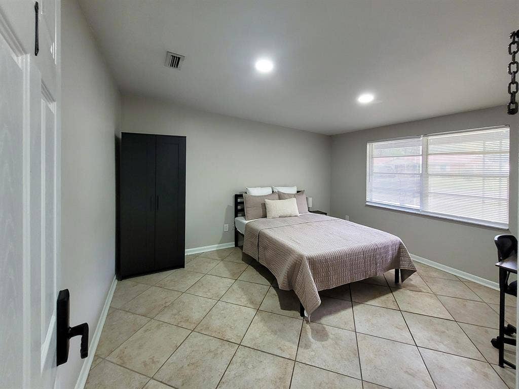 4 BR in Gainesville