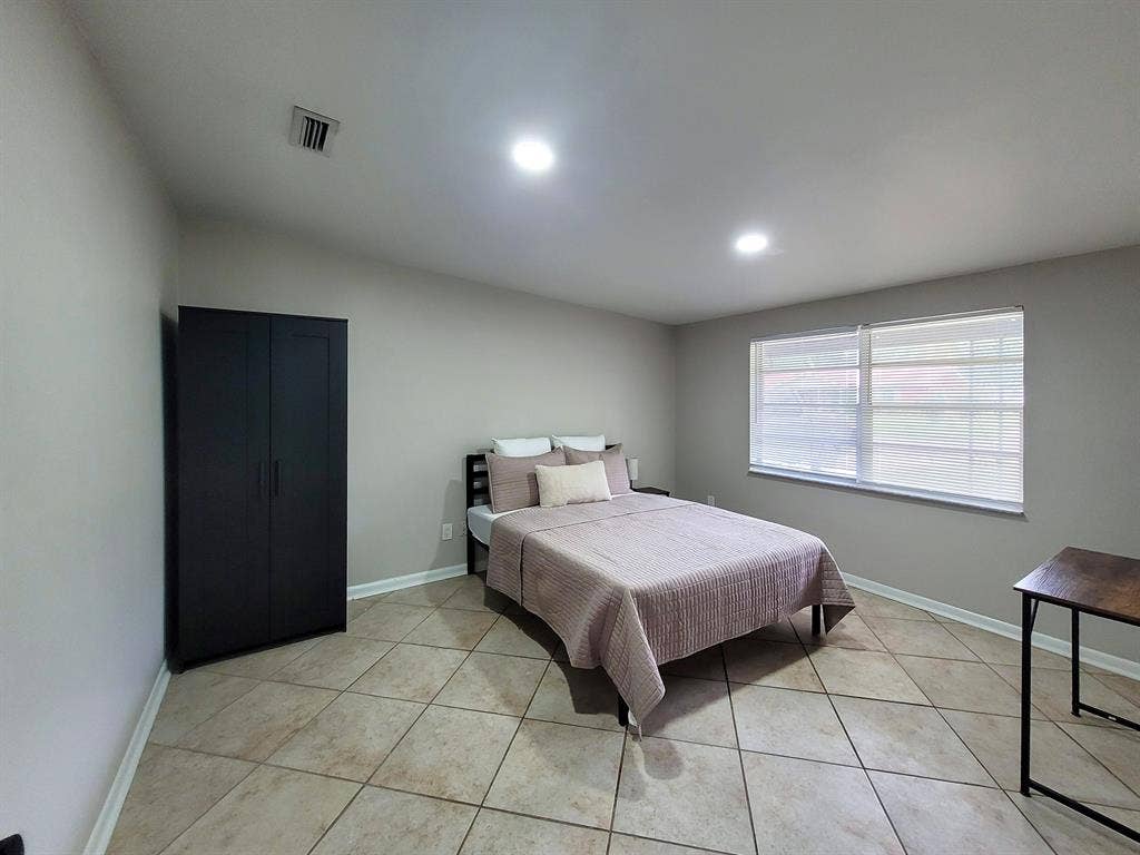 4 BR in Gainesville