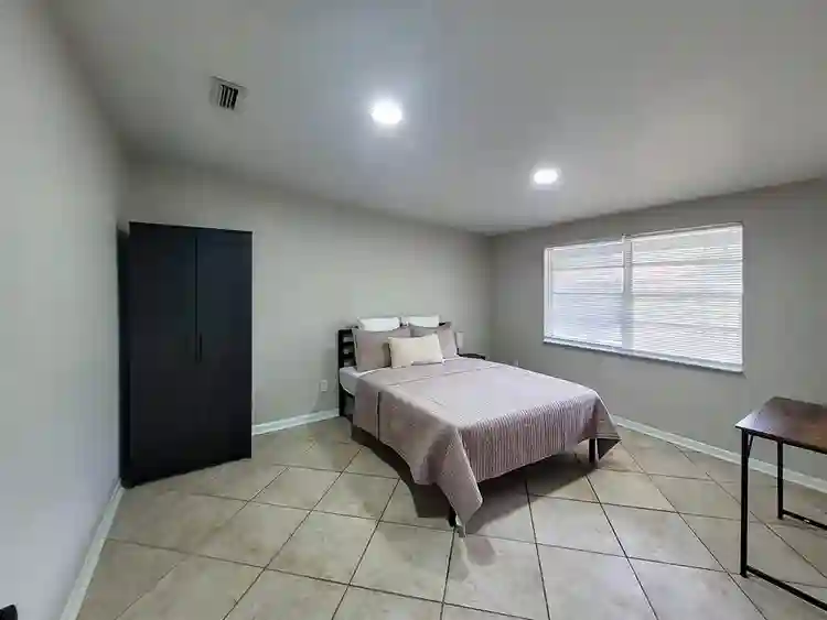 4 BR in Gainesville